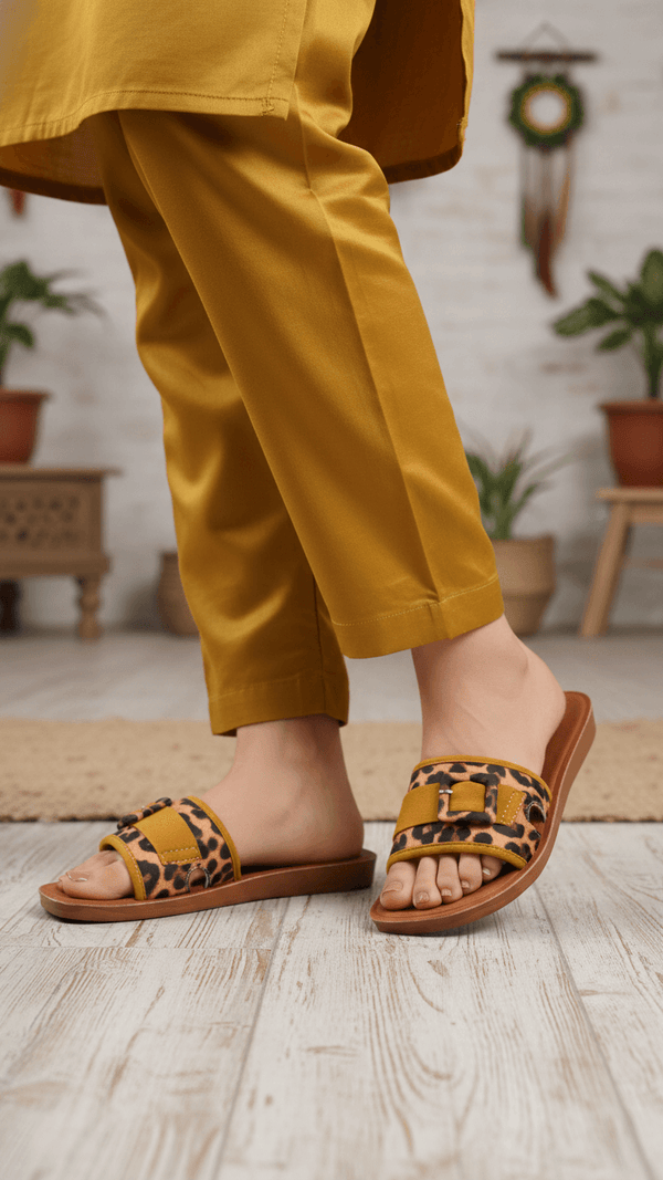 Mustard Casual Women Softy CL5584