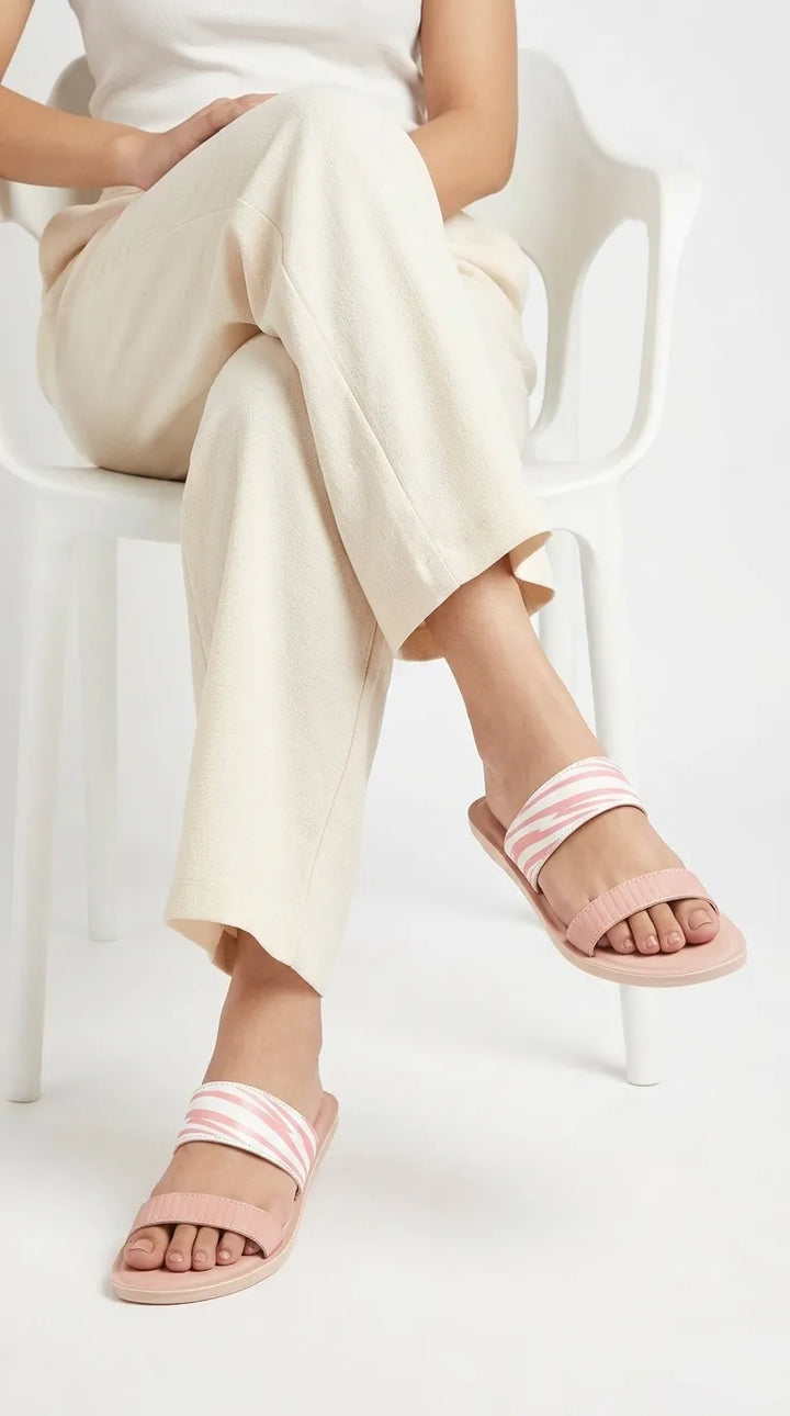 Pink Casual Softy For Women CL5646
