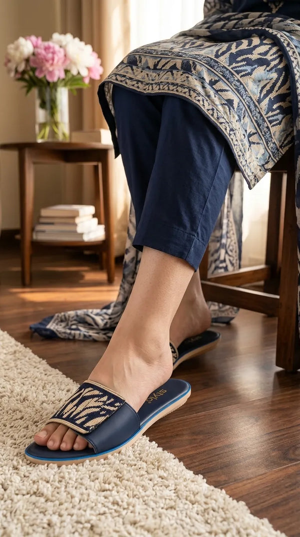 Blue Casual Softy For Women CL5647