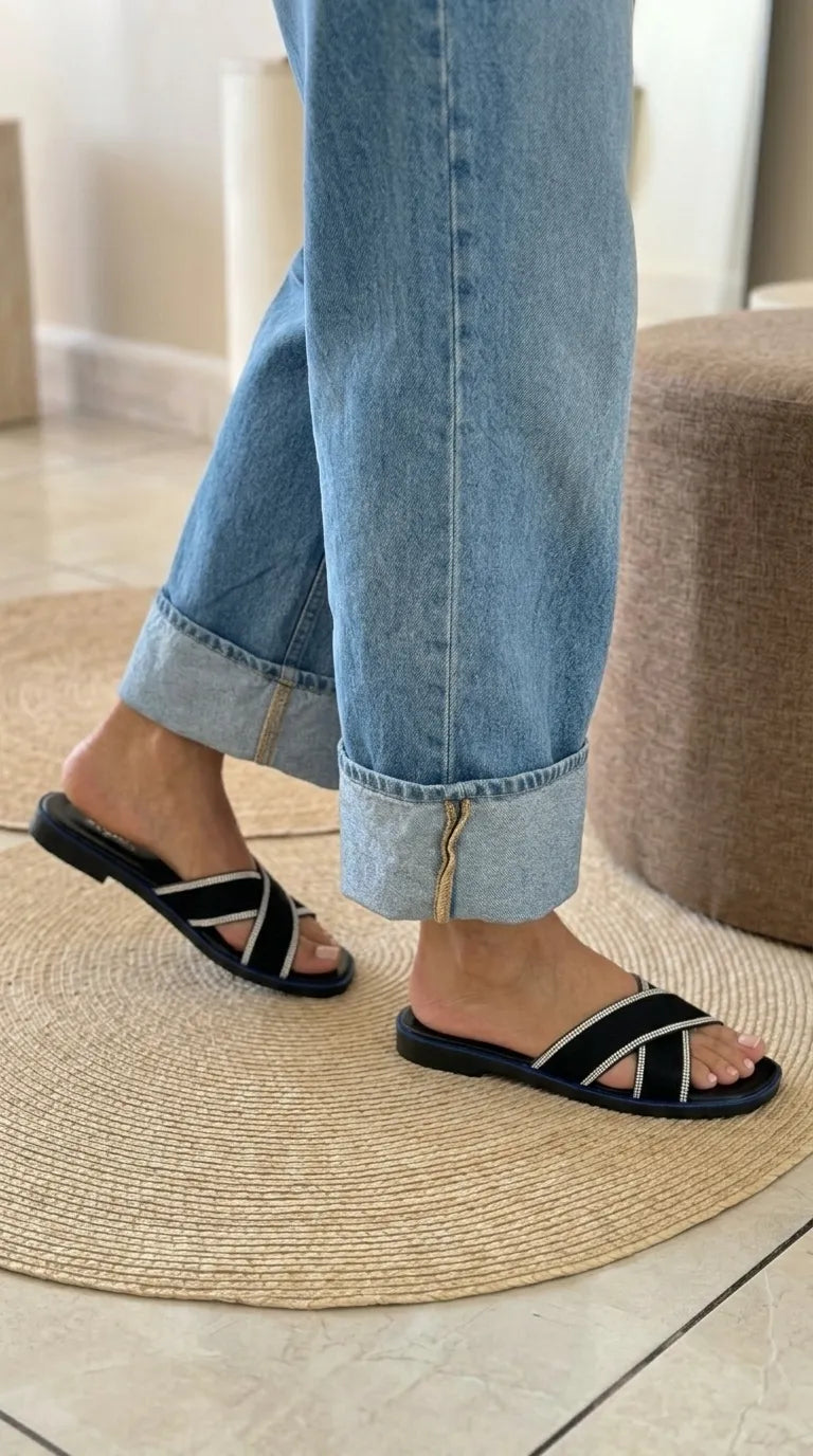 Black Casual Softy For Ladies CL5675