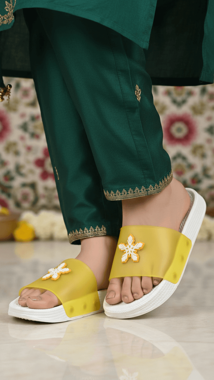 Yellow Casual Softy For Ladies CL9367