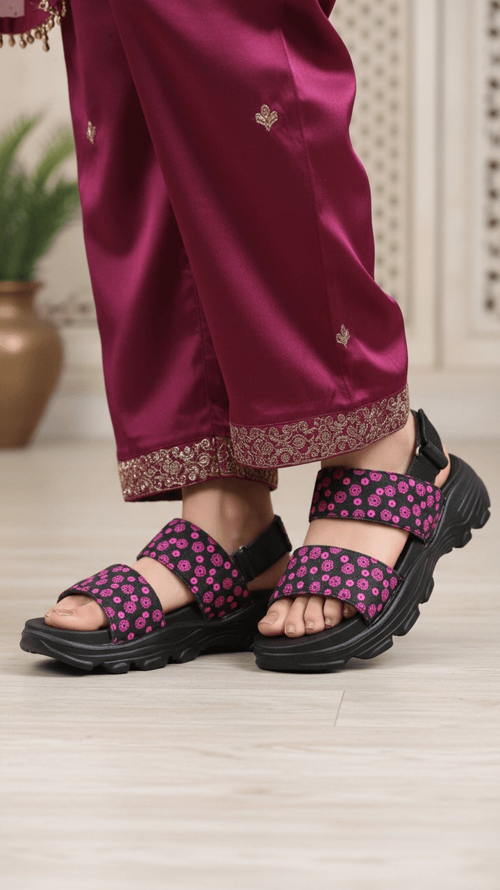 Black Casual Softy For Women CL9387