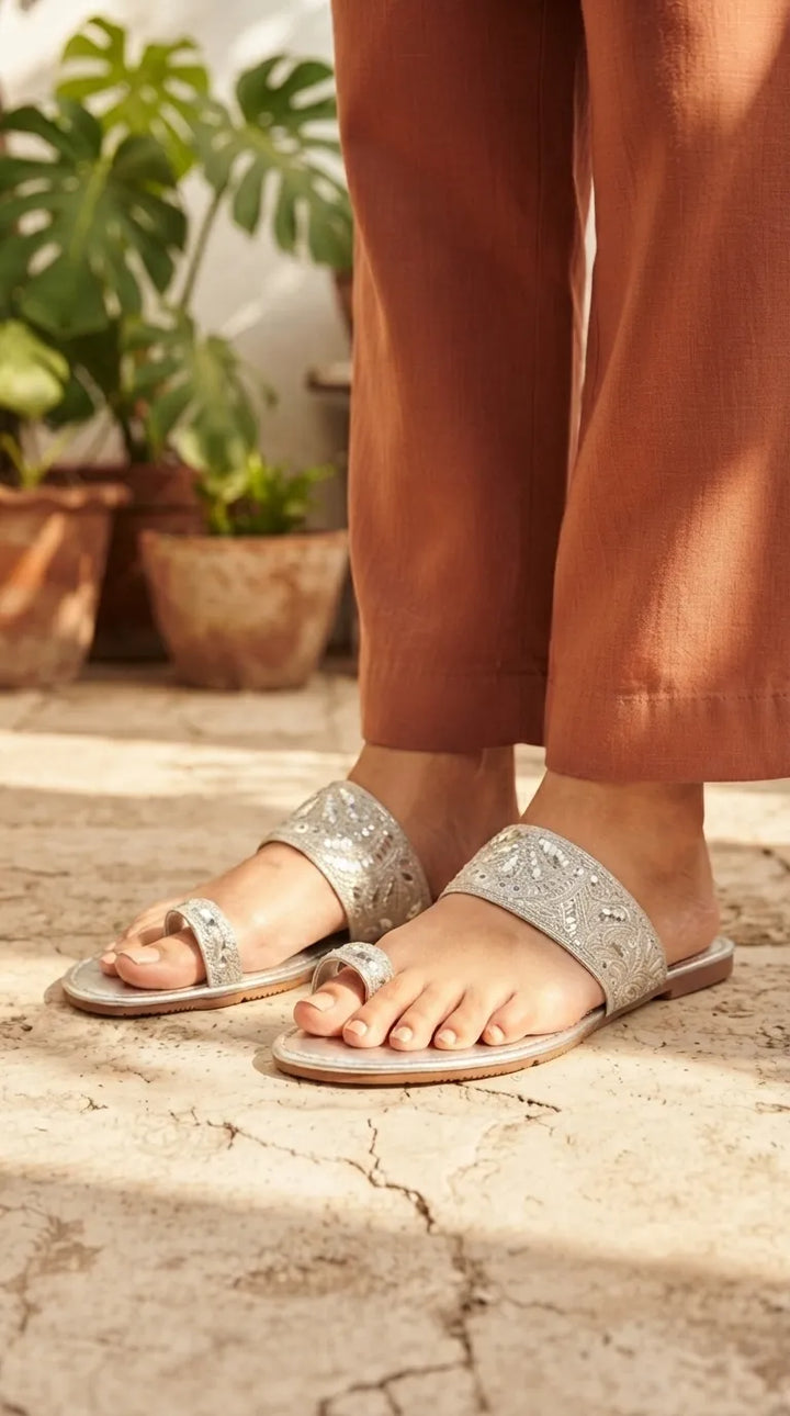Silver Fancy Chappal For Women EC0296