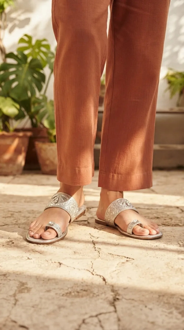 Silver Fancy Chappal For Women EC0296