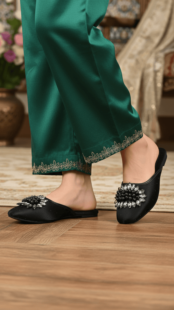 Black Fancy Back Open Khusa EC8596