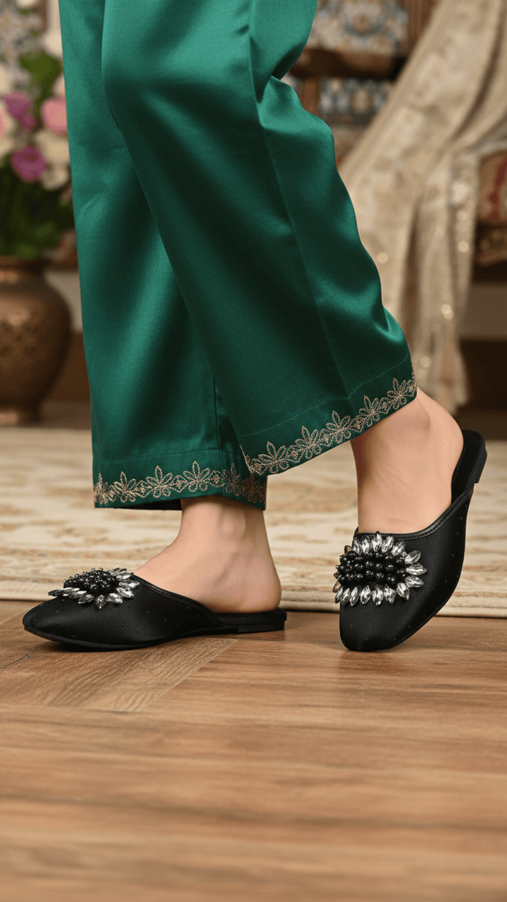 Black Fancy Back Open Khusa EC8596