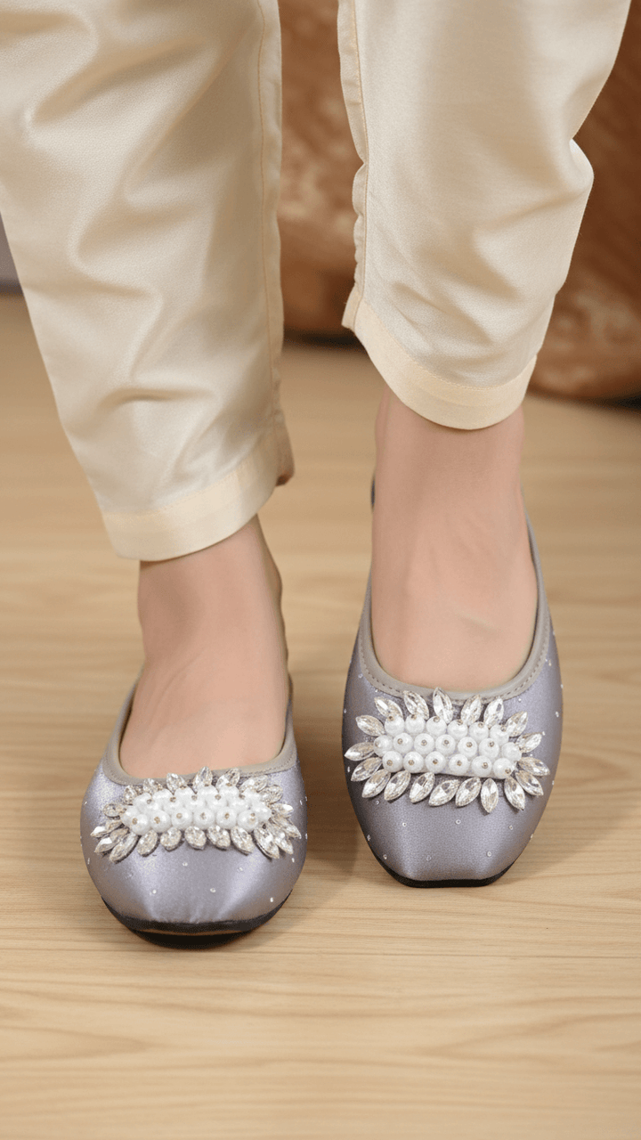 Grey Ethnic Back Open Khusa For Women EC8596