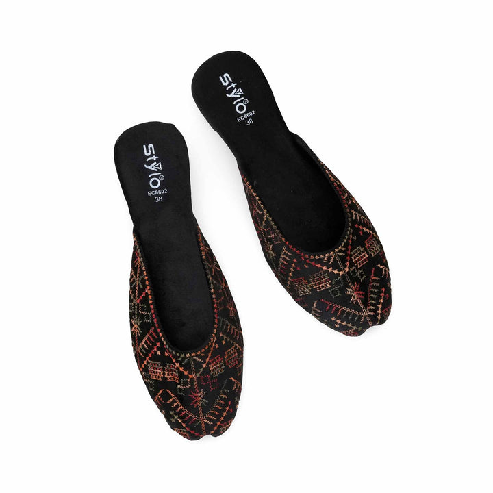 Black Ethnic Back Open Khusa For Women EC8602