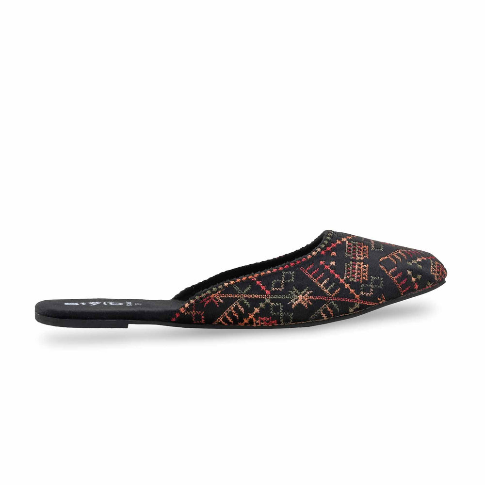 Black Ethnic Back Open Khusa For Women EC8602