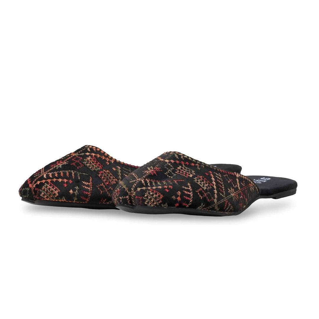 Black Ethnic Back Open Khusa For Women EC8602