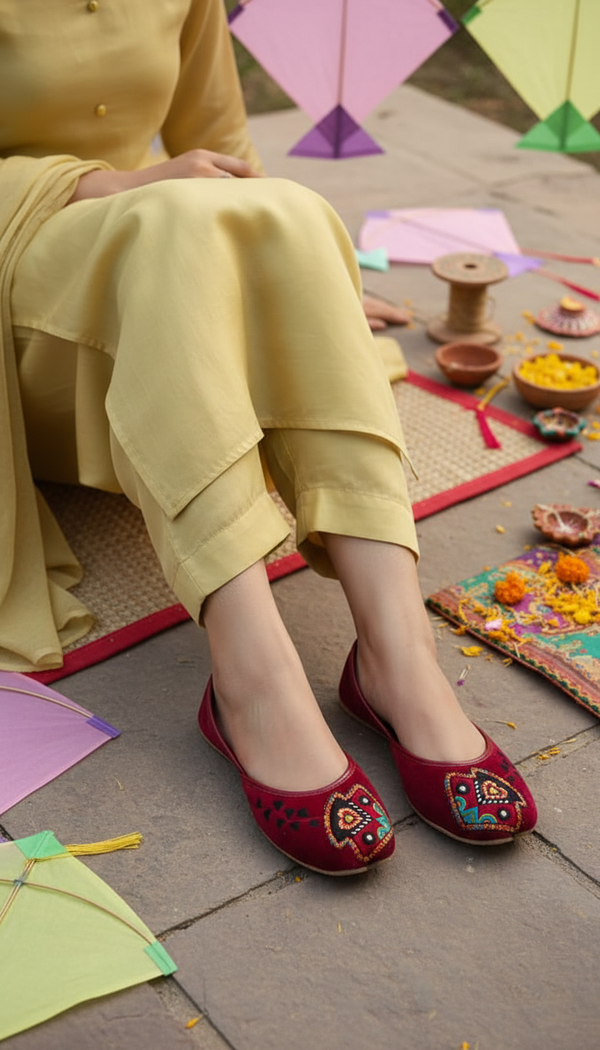 Maroon Ethnic Khussa For Women EC8687