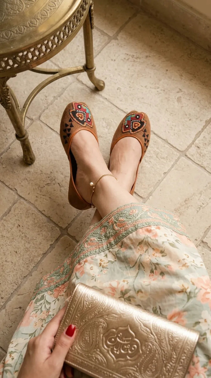 Rust Ethnic Khussa For Ladies EC8687
