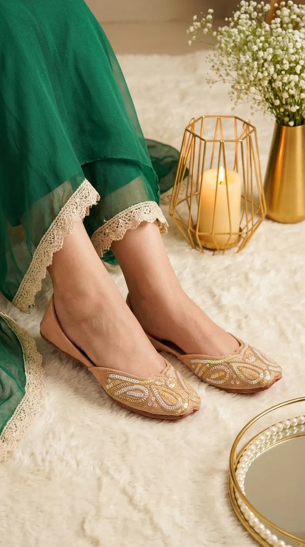 Fawn Ethnic Khussa For Ladies EC8769