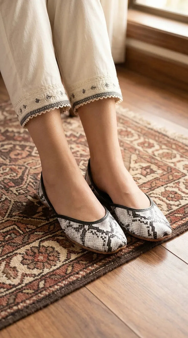 Black Ethnic Khussa For Women EC8778