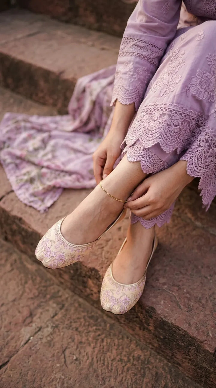 Pink Ethnic Khussa For Ladies EC8781