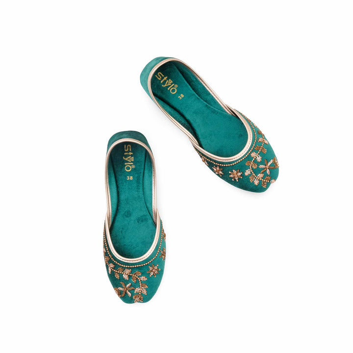 Green Ethnic Khussa For Ladies EC8792