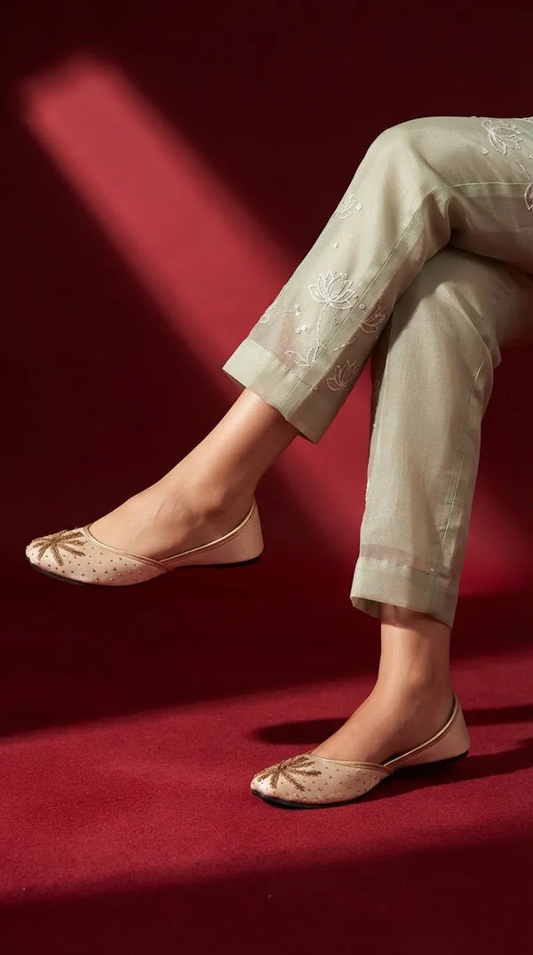 White Ethnic Khussa For Women EC8794