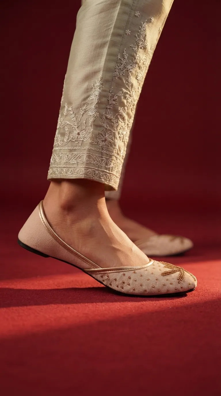 White Ethnic Khussa For Women EC8794