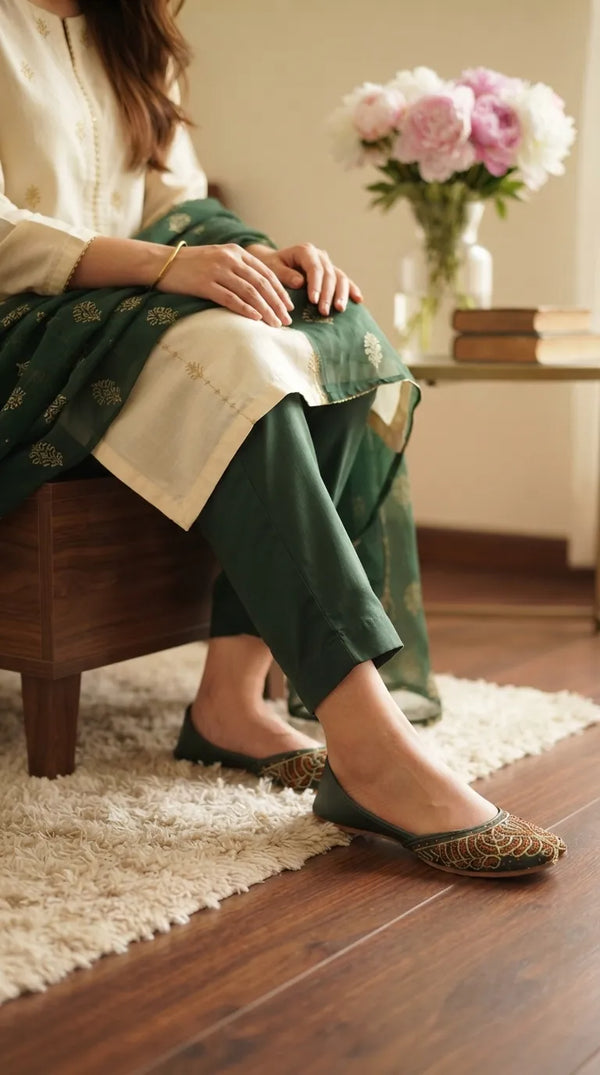 Green Ethnic Khussa For Ladies EC8797