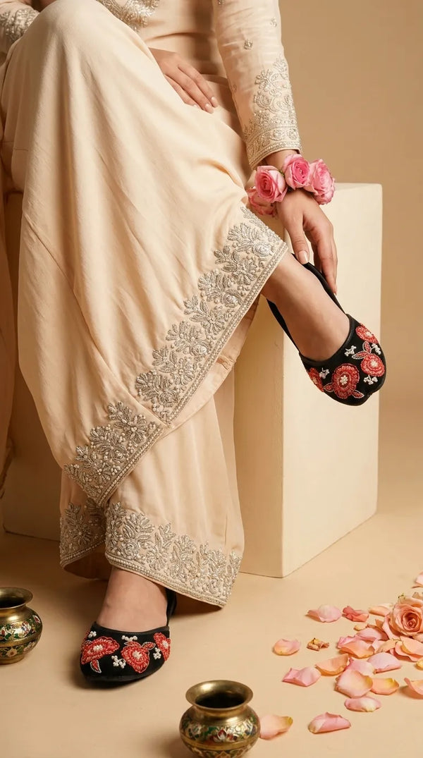 Black Ethnic Khussa For Ladies EC8815