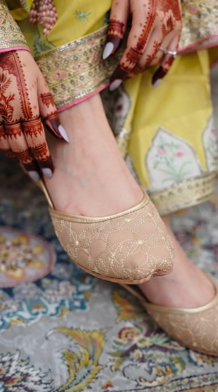Brown Ethnic Khussa For Women EC8822