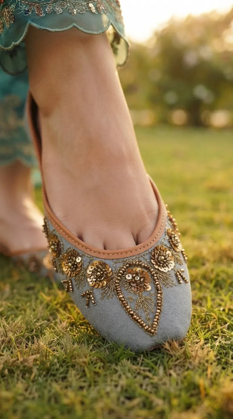 Grey Ethnic Khussa For Women EC8825