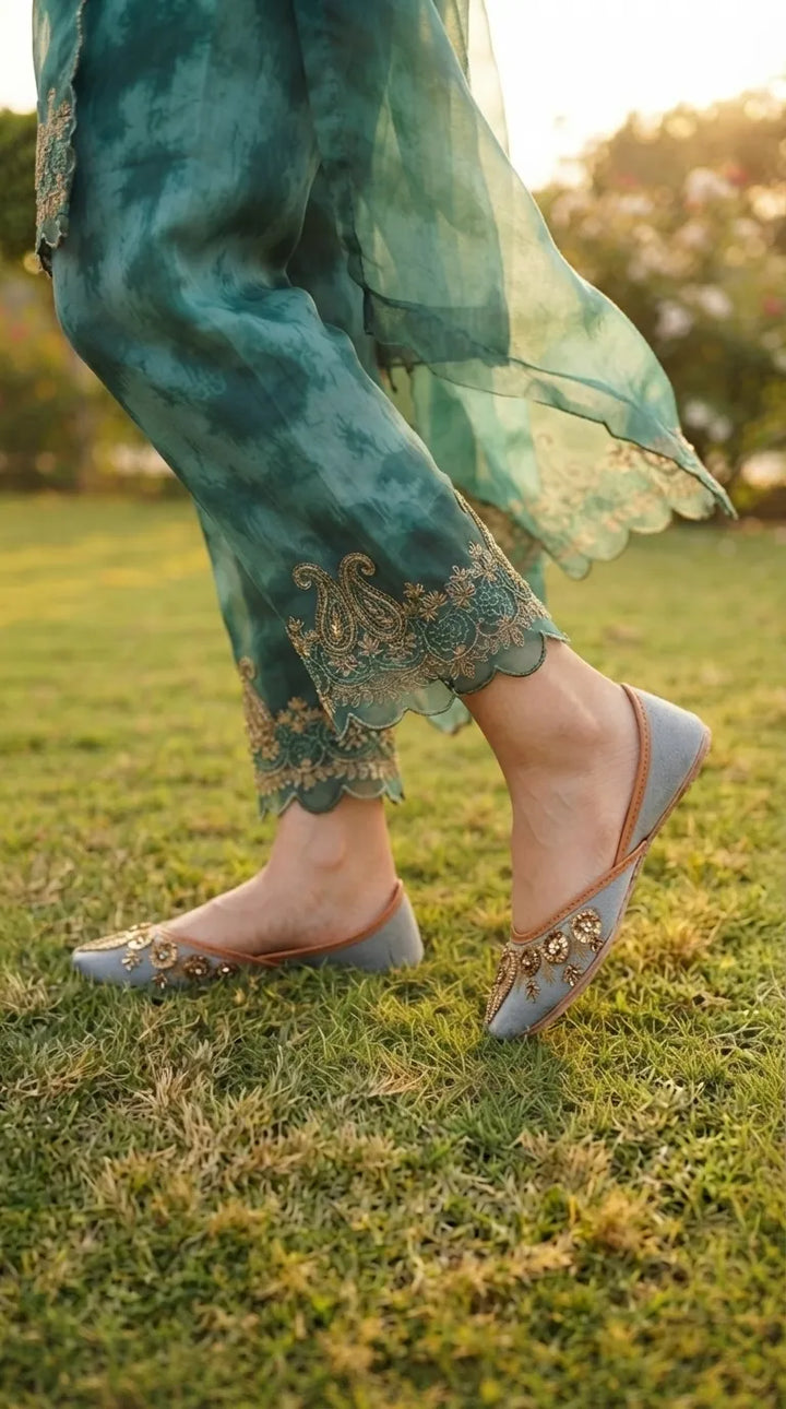 Grey Ethnic Khussa For Women EC8825