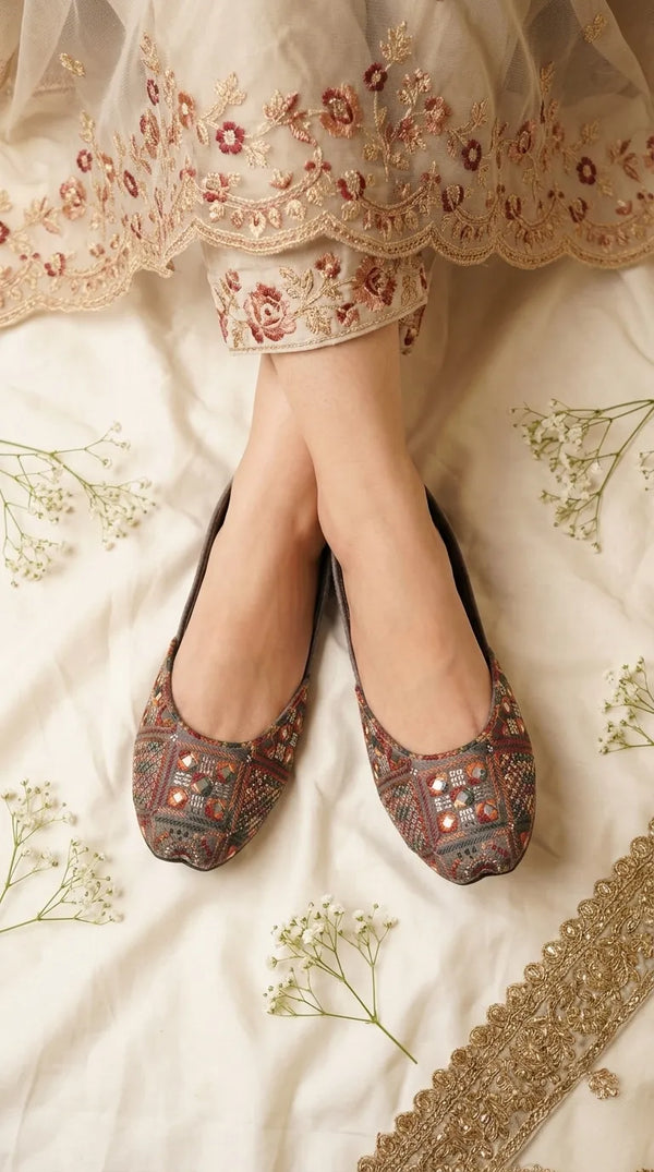 Brown Ethnic Khussa For Ladies EC8830