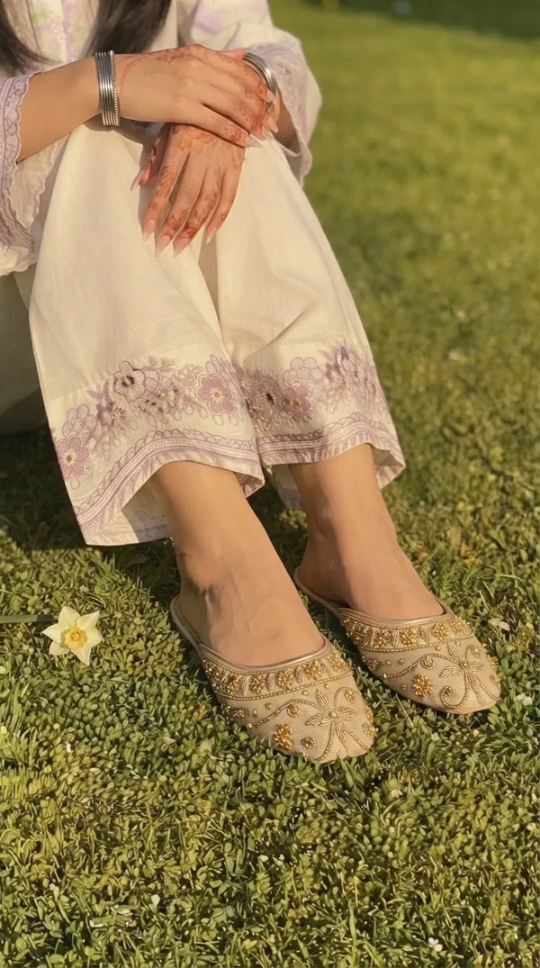 Fawn Ethnic Khussa For Women EC8844
