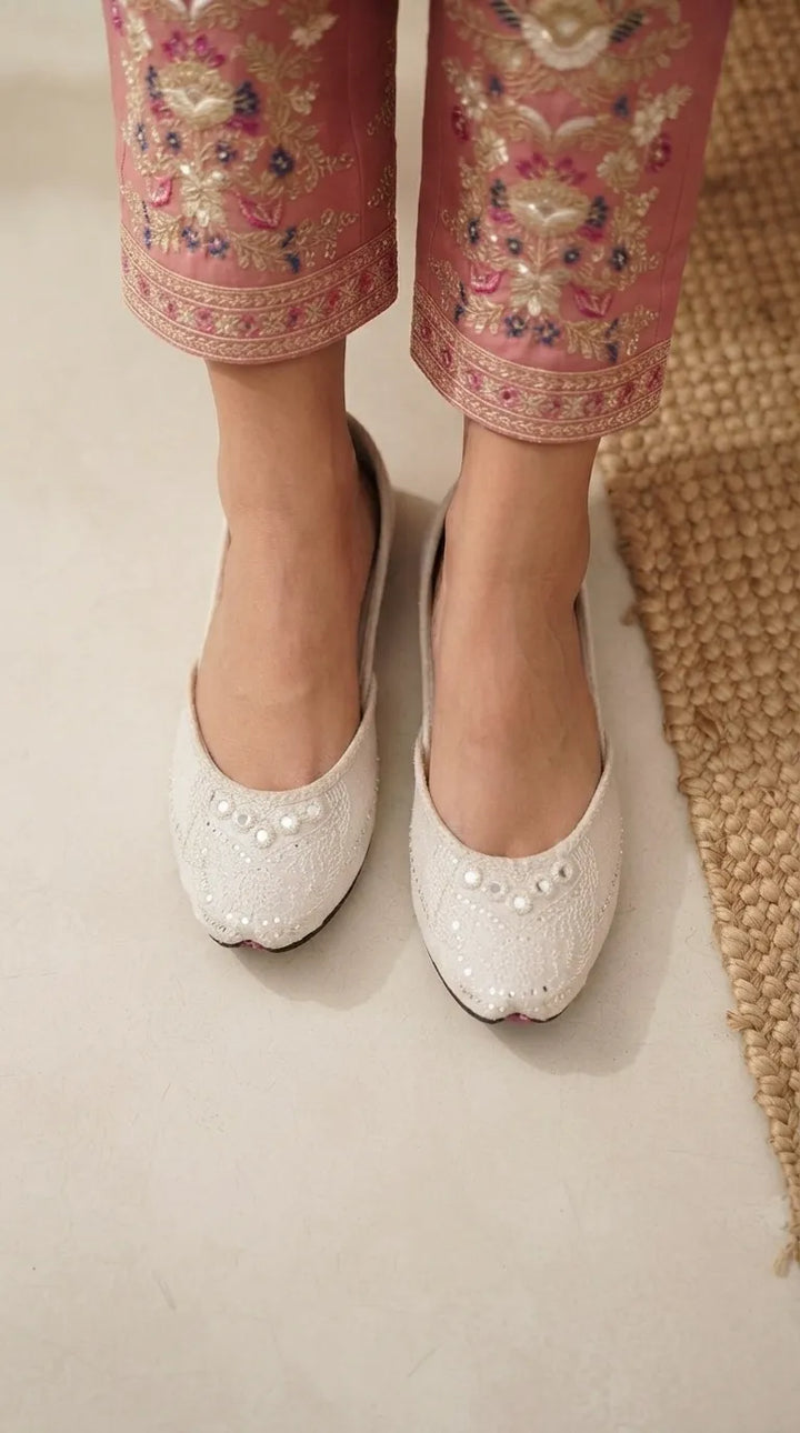 White Ethnic Khussa For Ladies EC8856