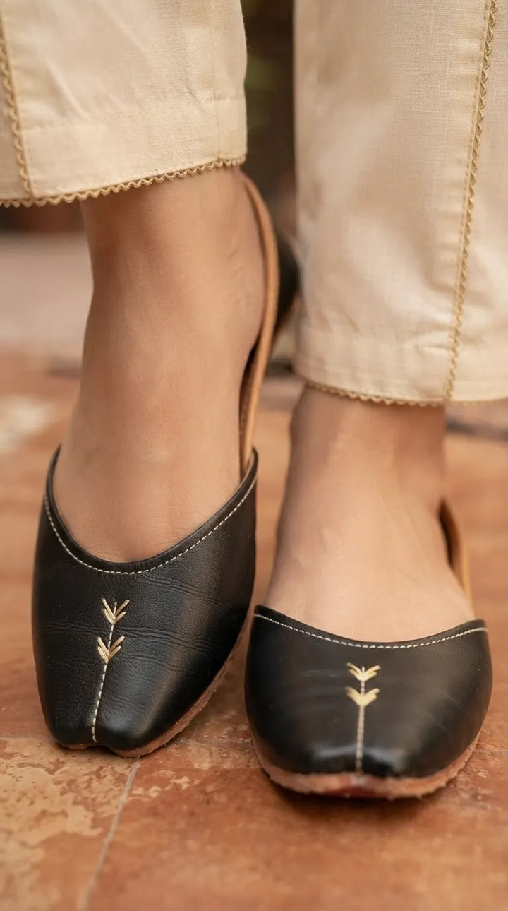Black Leather Khussa For Ladies EC8925