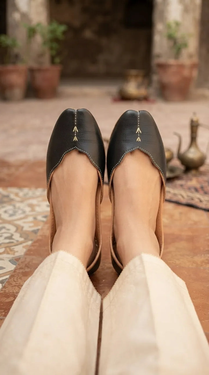 Black Leather Khussa For Ladies EC8925