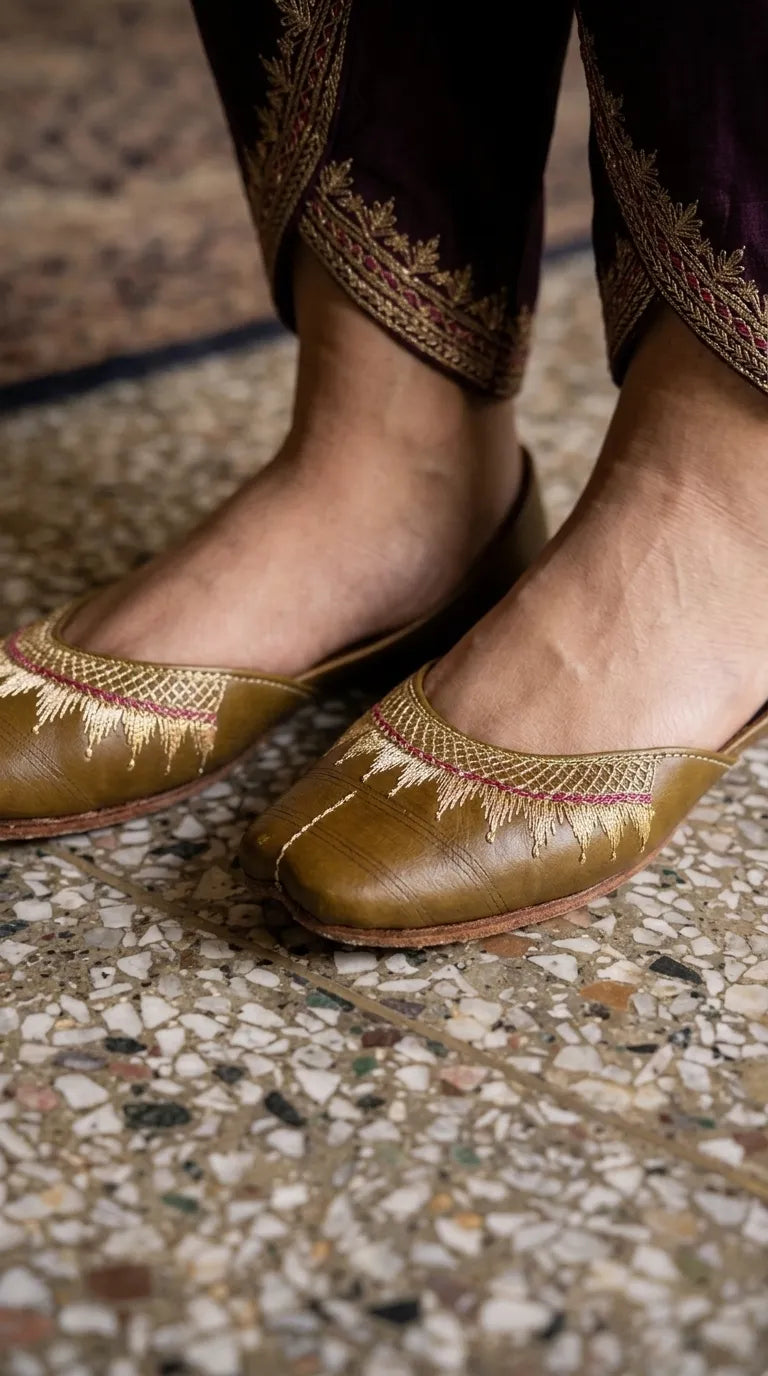 Mehndi Leather Khussa For Ladies EC8937