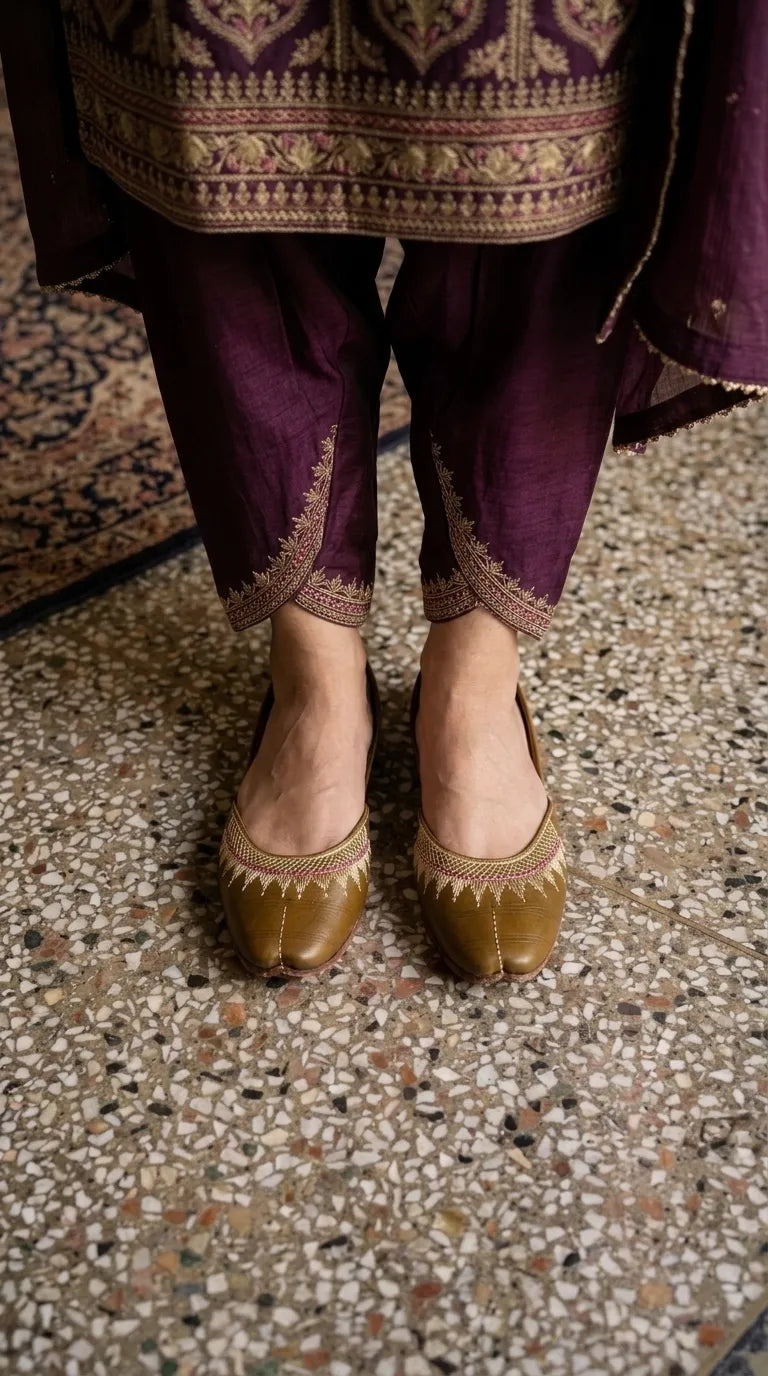 Mehndi Leather Khussa For Ladies EC8937