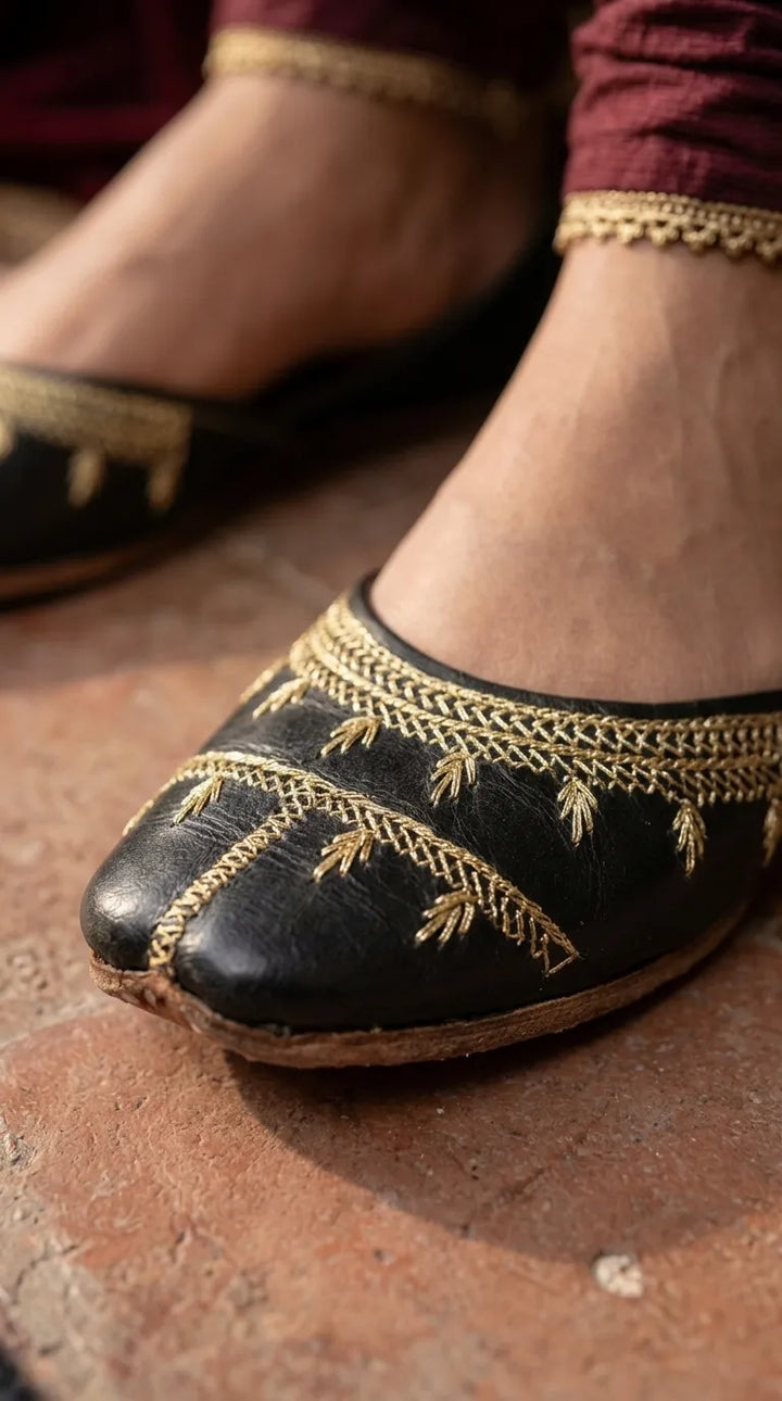 Black Leather Khussa For Ladies EC8938