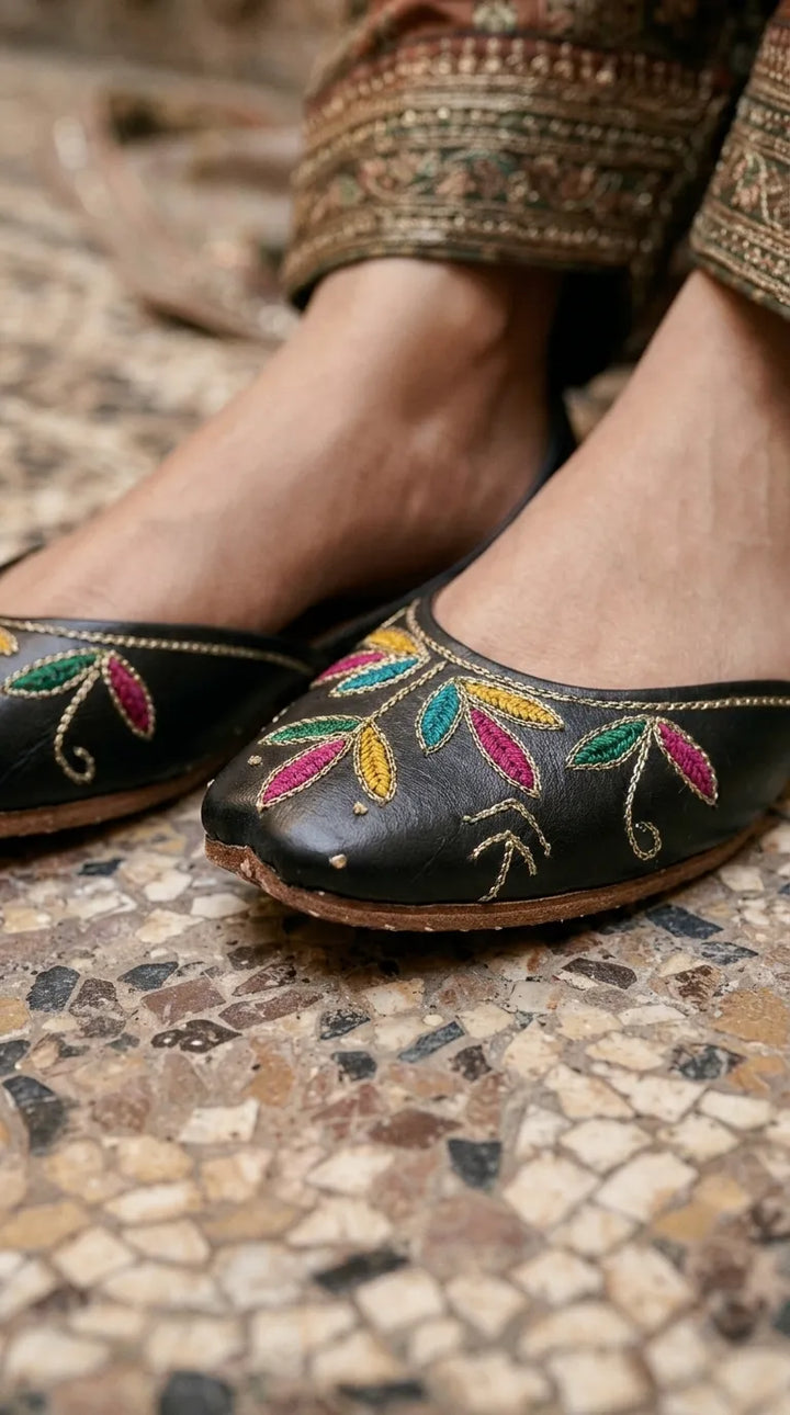 Black Leather Khussa For Ladies EC9102