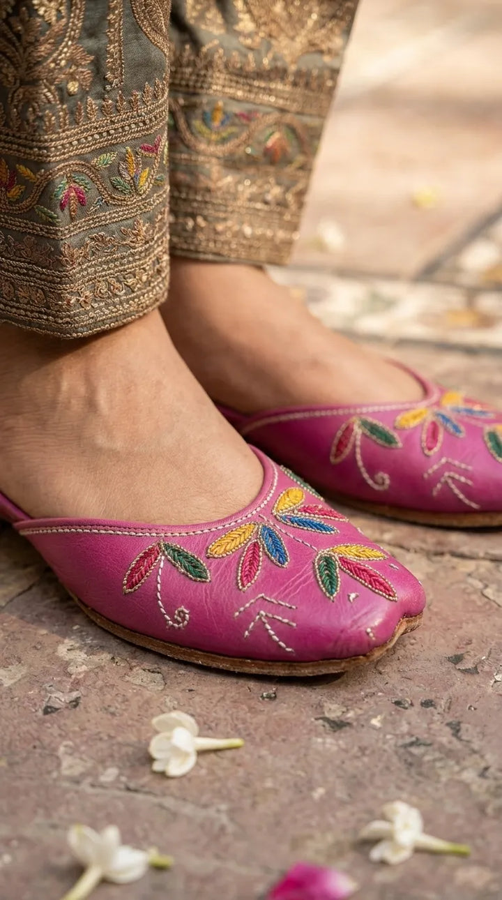 Skpink Leather Khussa For Ladies EC9102