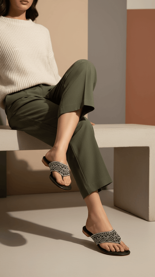 Black Fancy Chappal FN0820