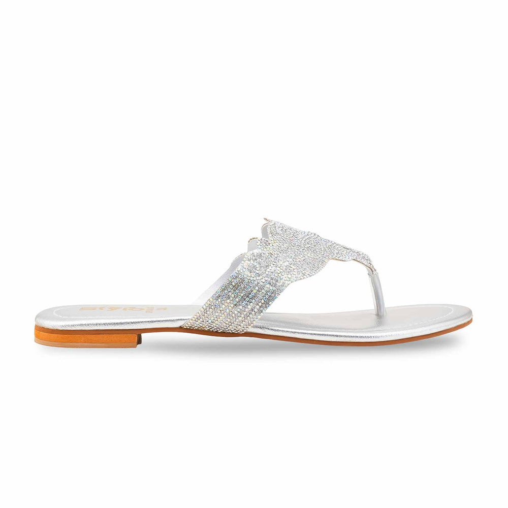 Silver Fancy Chappal For Women FN0827