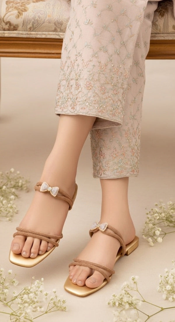 Golden Fancy Slipper FN7707