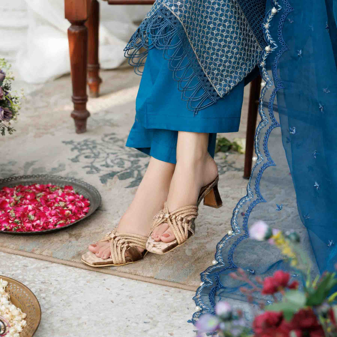 Golden Fancy Slipper FN7968