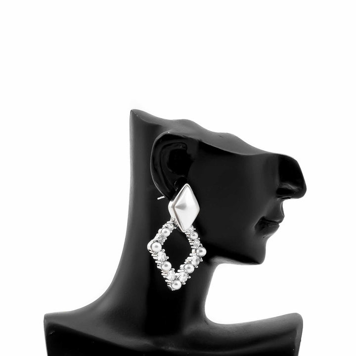 Earrings- J0659716