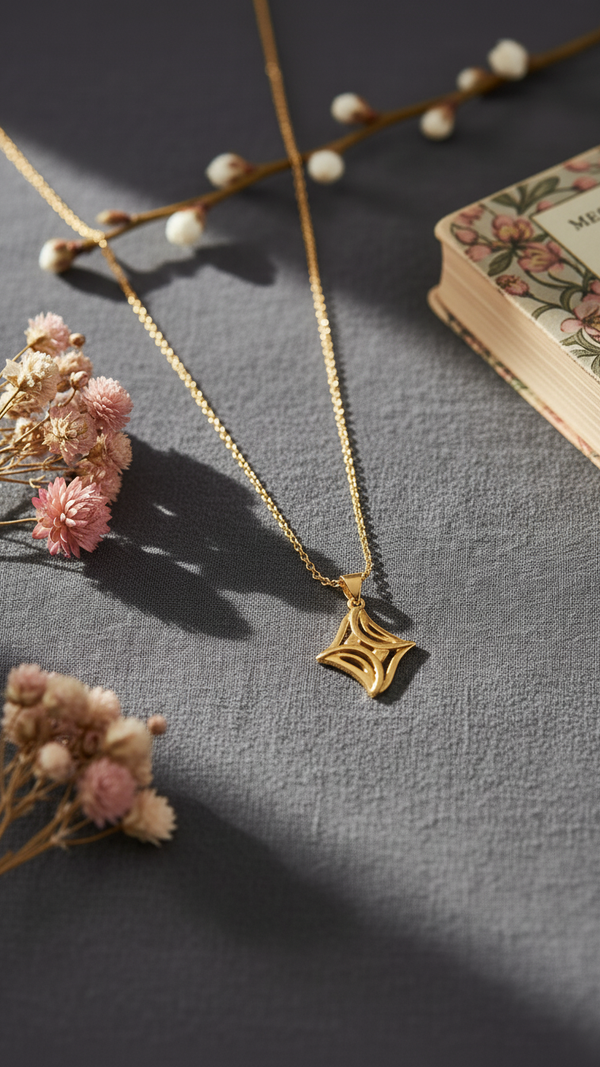 Golden Pendant J42923