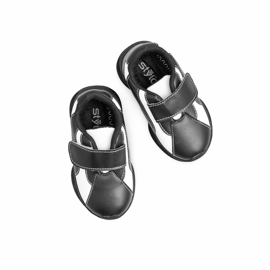Babies Black Casual Booties KD1959