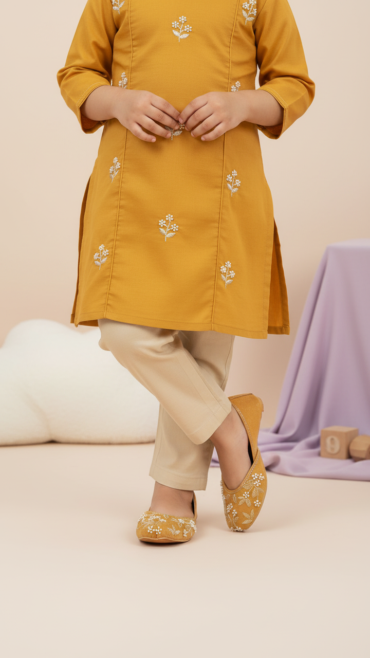 Girls Golden Fancy Khussa KD2251
