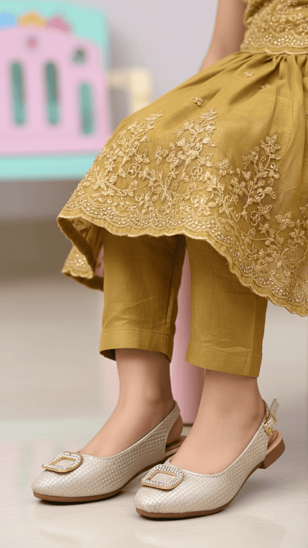 Girls Golden Fancy Pumps KD2382