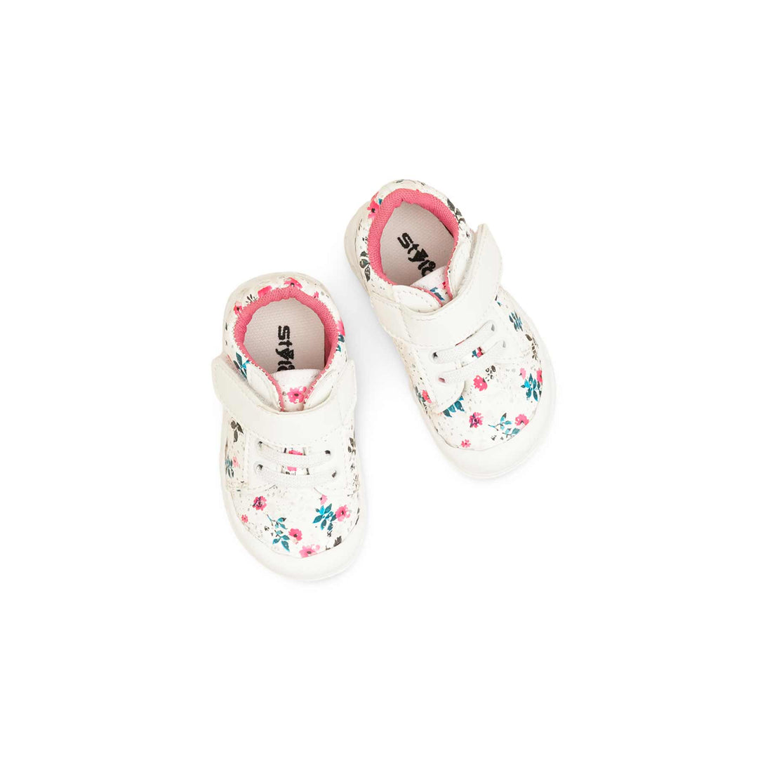 Babies White Casual Booties KD2591