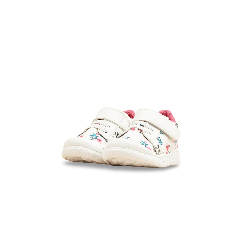 Babies White Casual Booties KD2591