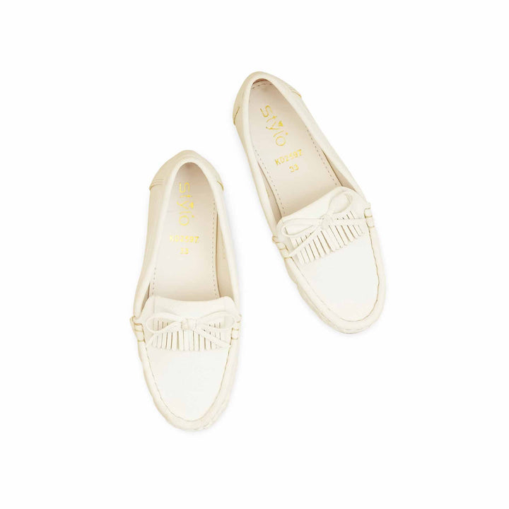 Girls White Casual Moccasin KD2597