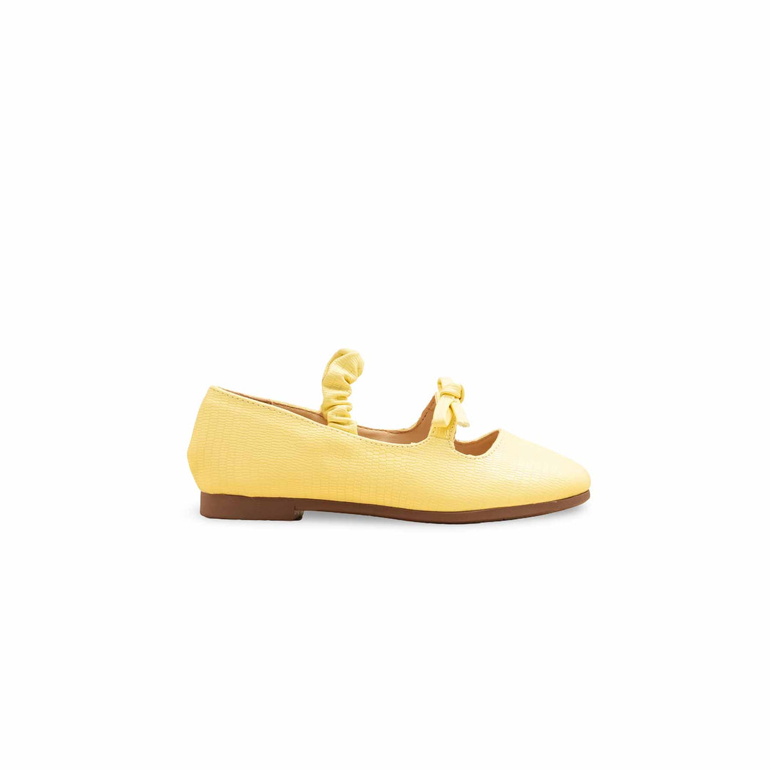 Girls Yellow Casual Pumps KD2641